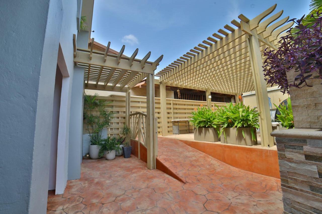 Ser'I Bucurui Accommodations Palm Beach Exterior foto